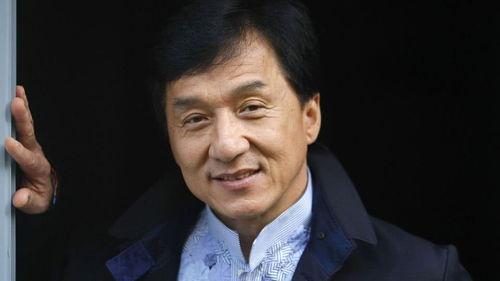 成龙出书爆料娱乐圈内幕,揭秘明星背后的真相
